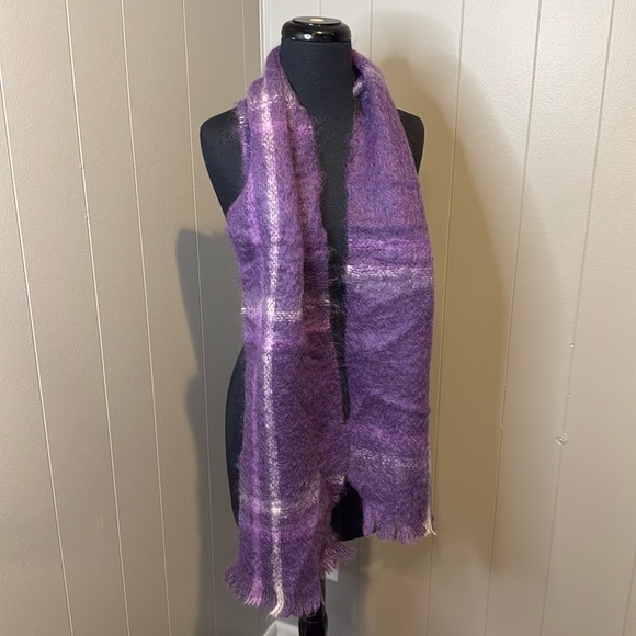 Cusbendale Natural Textiles of Ireland Wool Scarf Fringe Plaid Outdoor Winter - Picture 1 of 6
